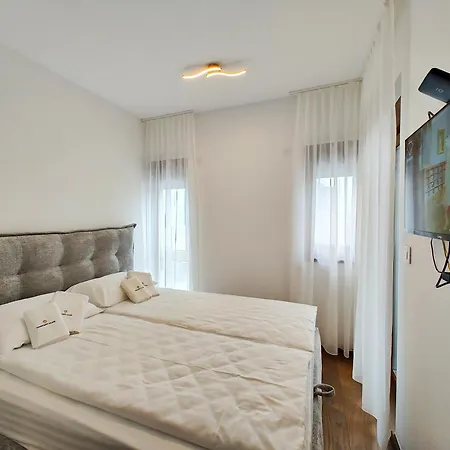 Velika Recepcija 138 Apartment